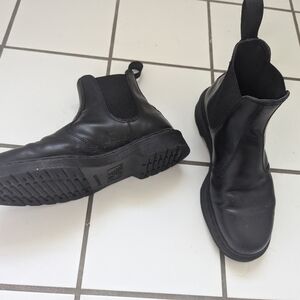 Doc Martens size 10 Chelsea boots